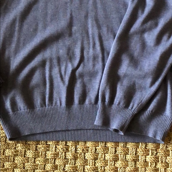 Jos A Banks Sweater - Picture 3 of 3